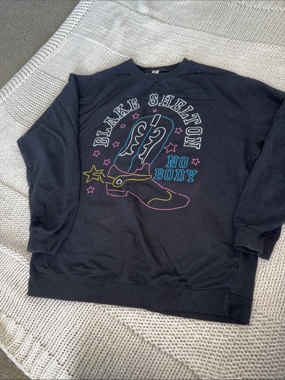 Blake Shelton!!! Black Graphic Sweatshirt - 'No Body' Crewneck